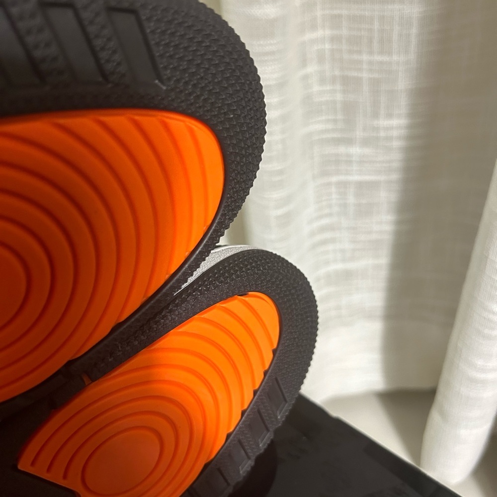 Jordan 3 Retro (Fear) - Picture 7 of 9